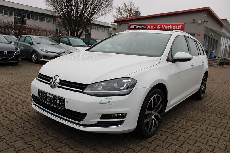 Weiß Gebraucht 2014 VW Golf VII Highline Kombi | 9.990 € (Fairer Preis) - Bild 1/4