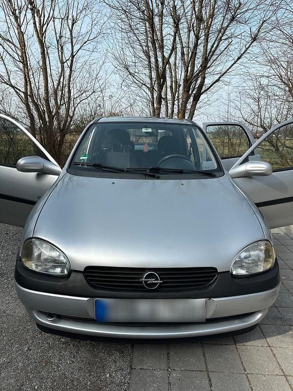 Gebraucht Opel Corsa 64 PS (47 kW) 1999 Silber Kleinwagen