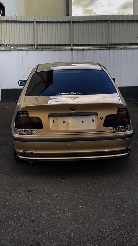 Gebraucht BMW 316 105 PS (77 kW) 2000 Gold Limousine