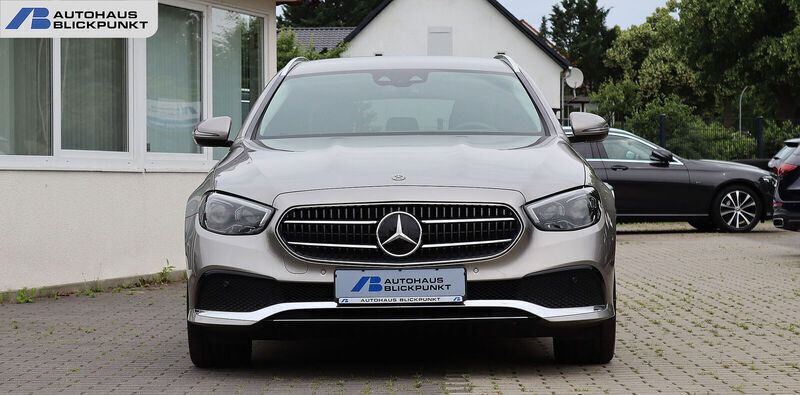 Gebraucht Mercedes E300 AMG 306 PS (225 kW) 2020 Selenitgrau (metallic) Limousine
