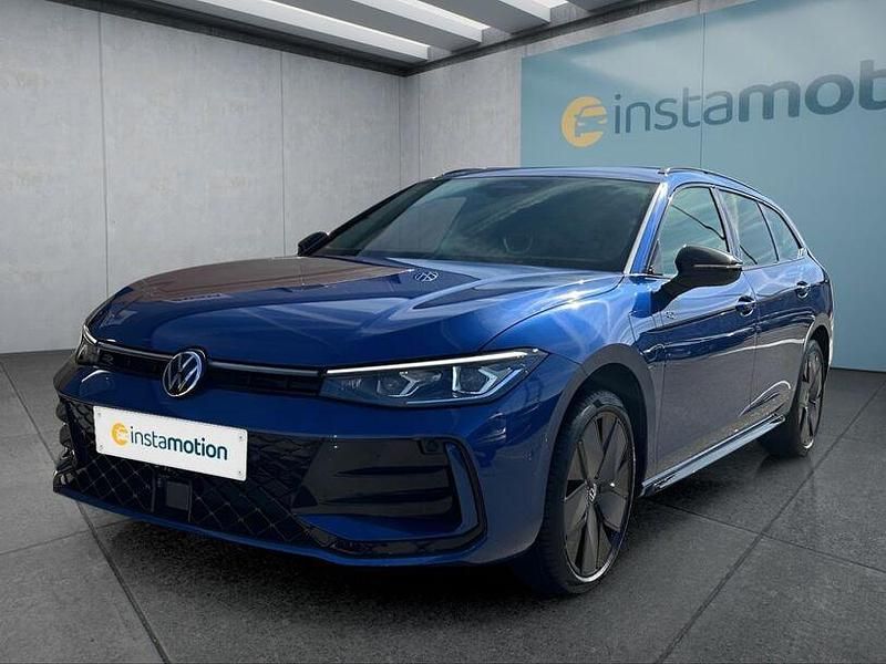 Gebraucht VW Passat 272 PS (200 kW) 2025 Blau Kombi