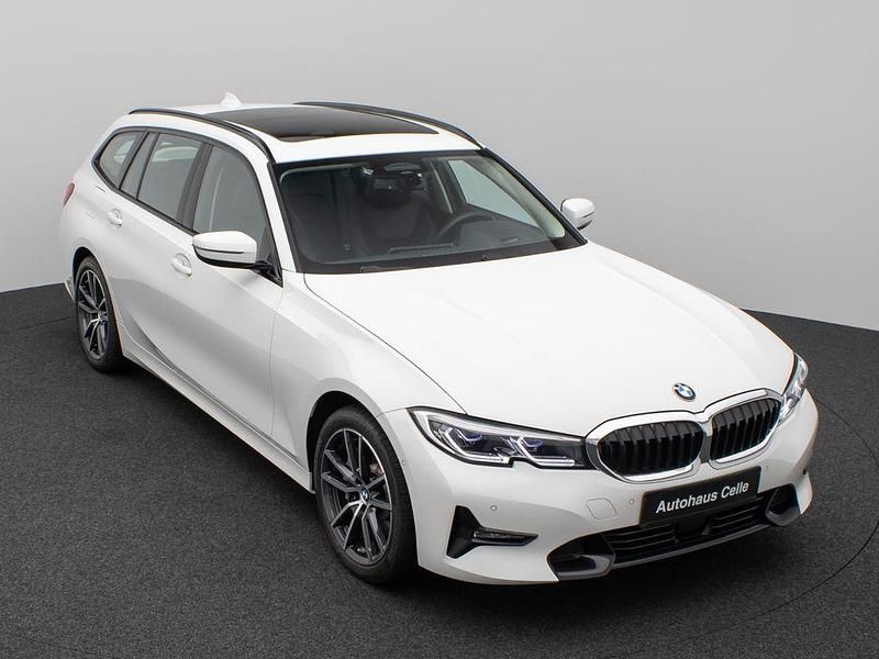 Uni Gebraucht 2021 BMW 330e Sport Line Kombi | 30.999 € (Fairer Preis) - Bild 1/4