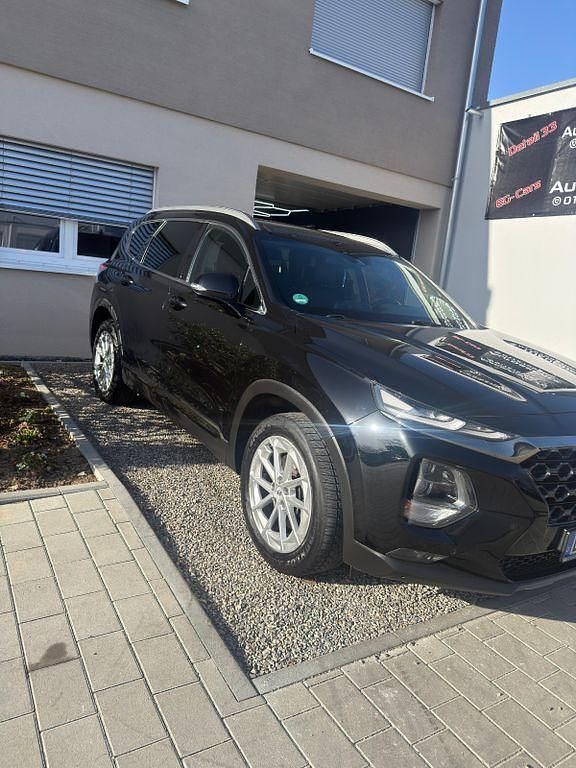 Gebraucht Hyundai Santa Fe Premium 185 PS (136 kW) 2019 Schwarz SUV