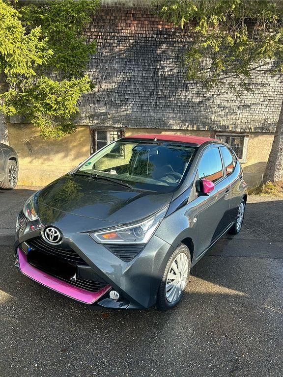 Gebraucht Toyota Aygo x-style 72 PS (52 kW) 2020 Grau Kleinwagen
