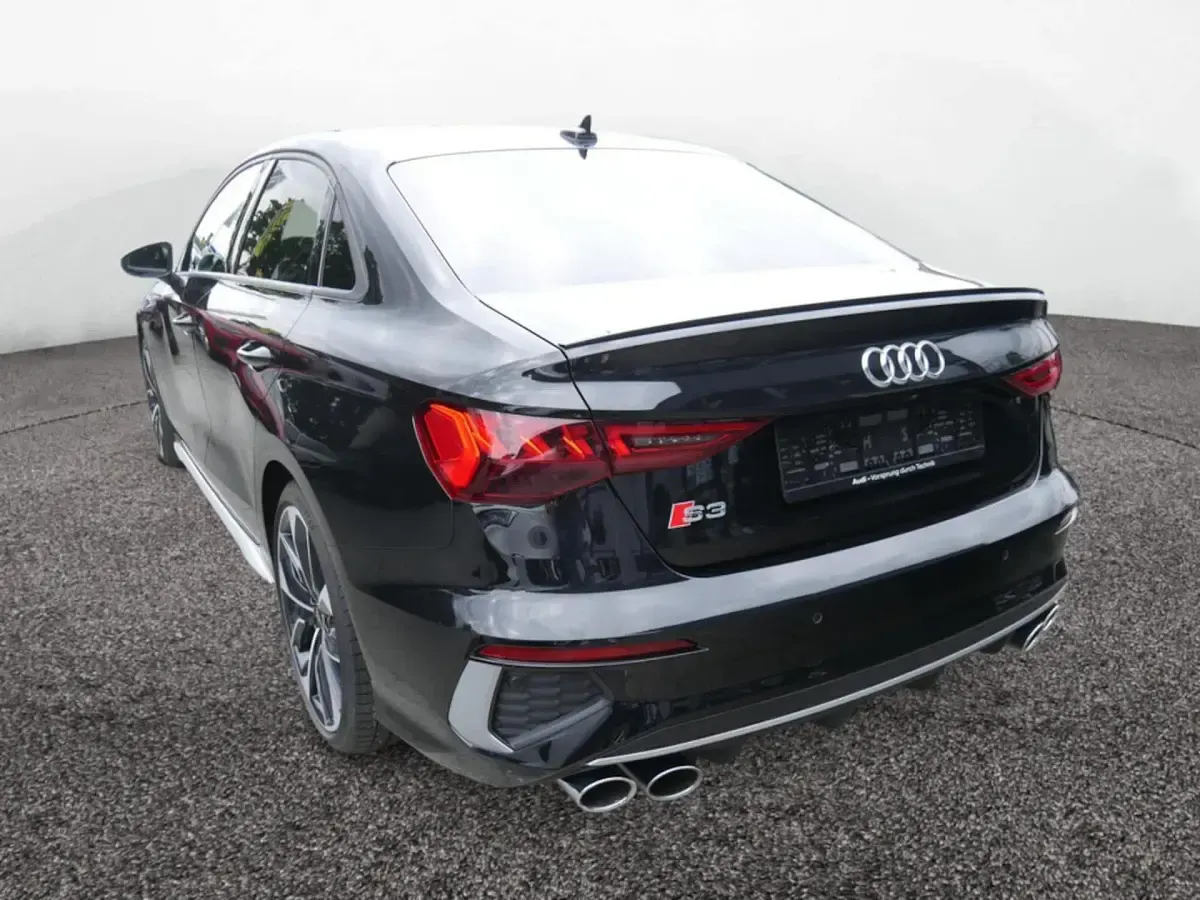Gebraucht Audi S3 Sport 333 PS (244 kW) 2024 Schwarz Limousine