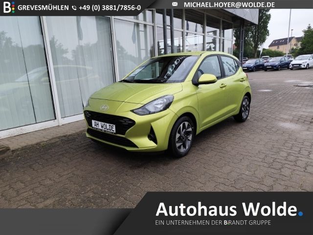 Gelb Neu 2025 Hyundai i10 Trend Kleinwagen | 16.990 € (Fairer Preis) - Bild 1/4