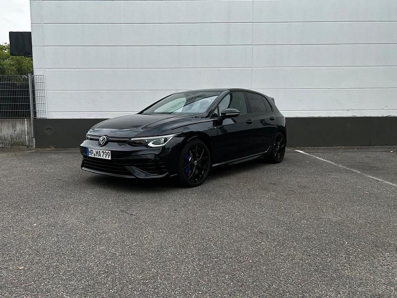 Schwarz Gebraucht 2023 VW Golf VIII R Limousine | 36.590 € (Guter Preis) - Bild 1/4