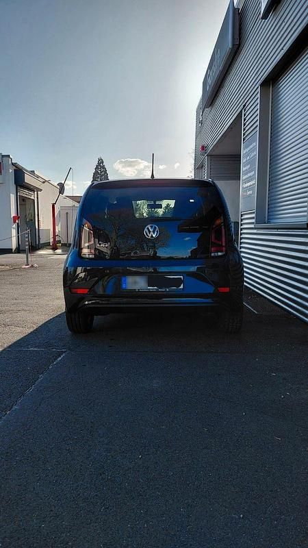 Second-hand VW up! Join 60 CP (44 kW) 2018 Negru Hatchback