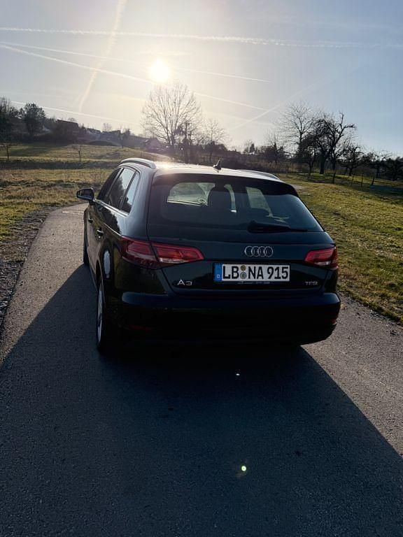 Gebraucht Audi A3 Ambiente 110 PS (80 kW) 2017 Schwarz Limousine