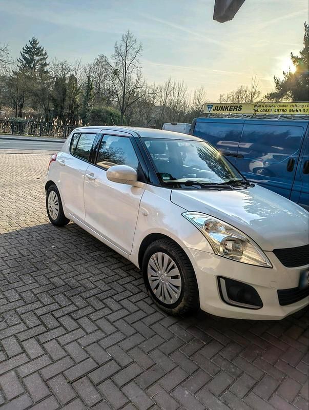 Gebraucht Suzuki Swift 94 PS (69 kW) 2014 Weiß Kleinwagen