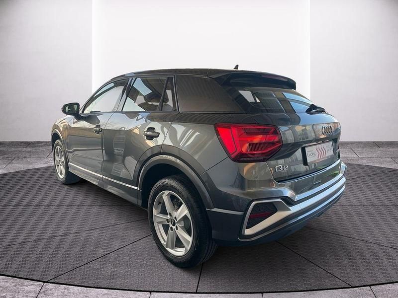 Neu Audi Q2 S-Line 150 PS (110 kW) 2025 Grau SUV