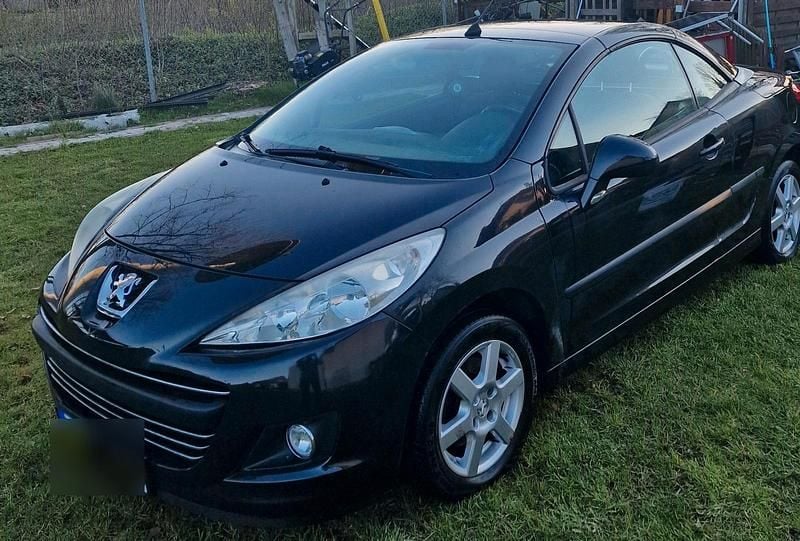 Gebraucht Peugeot 207 CC 120 PS (88 kW) 2011 Schwarz Cabrio