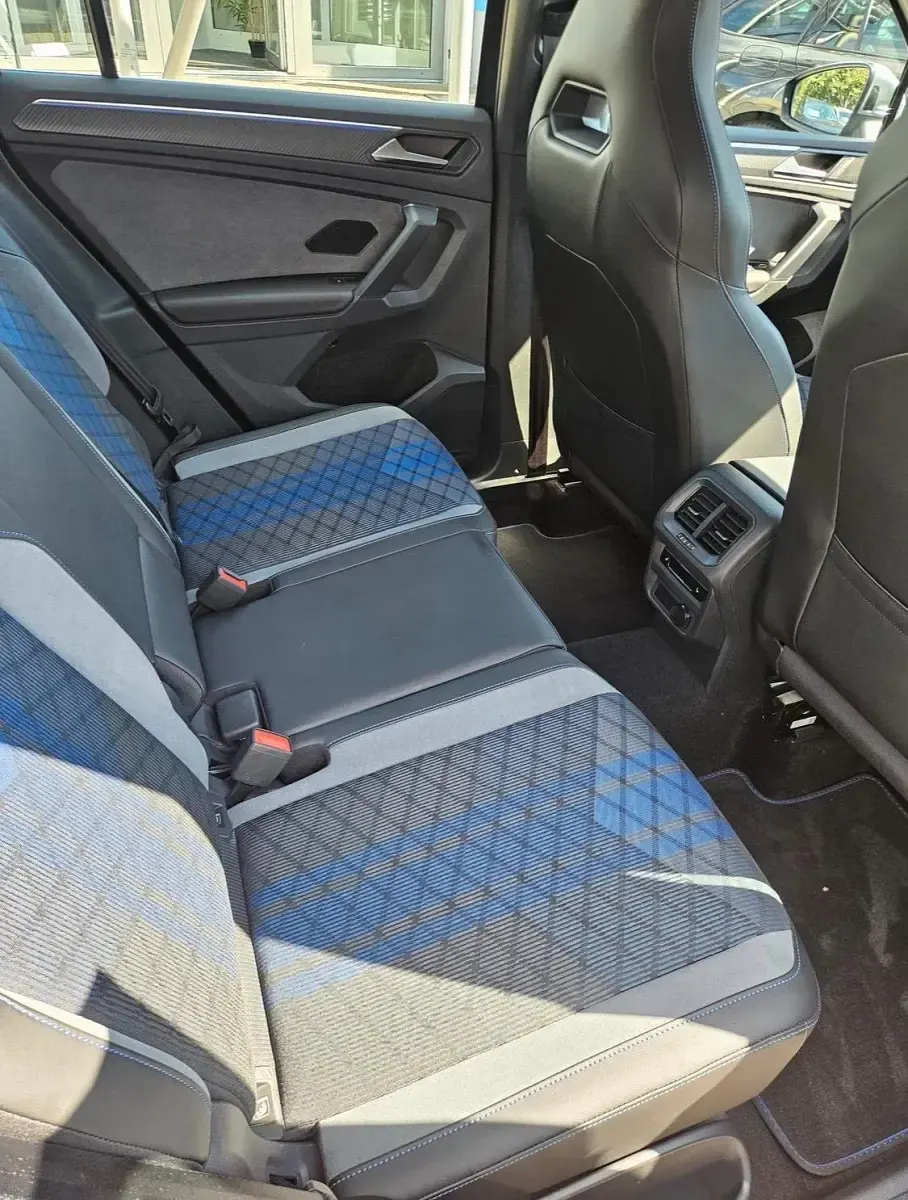 Gebraucht VW Tiguan R 320 PS (235 kW) 2023 Schwarz SUV