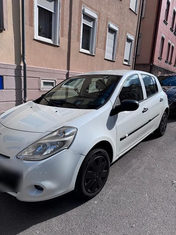 Gebraucht Renault Clio II 75 PS (55 kW) 2009 Weiß Limousine