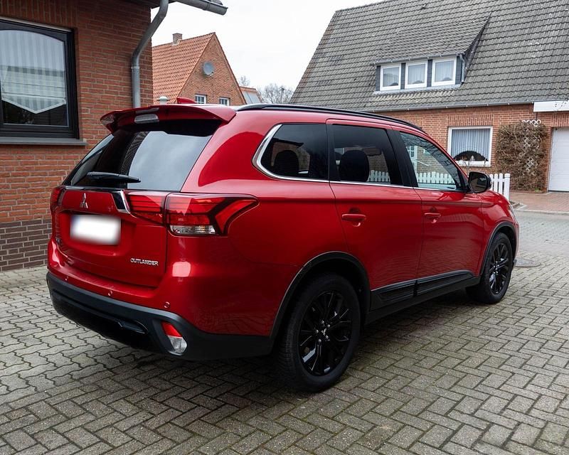 Gebraucht Mitsubishi Outlander 150 PS (110 kW) 2019 Rot SUV