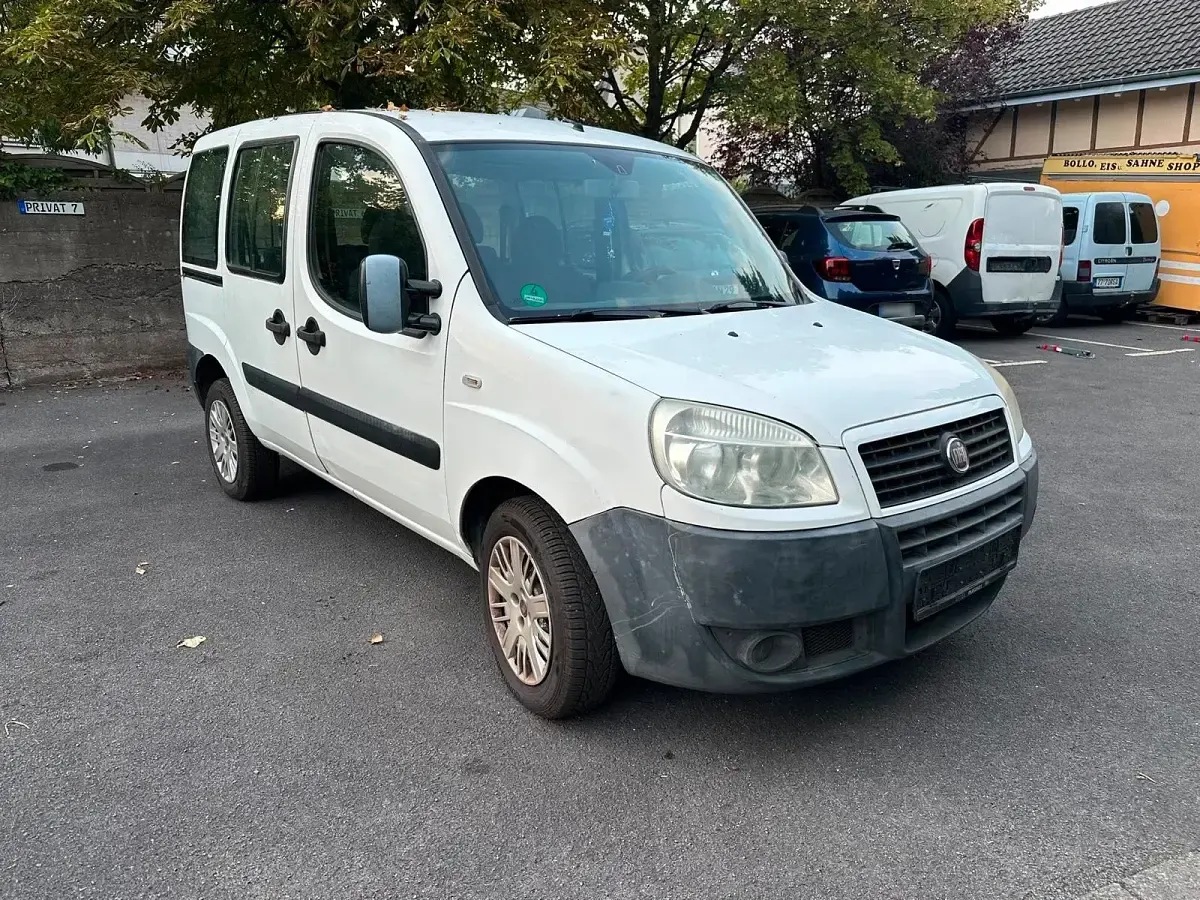 Gebraucht Fiat Doblò 75 PS (55 kW) 2011 Weiß Van / Kleinbus