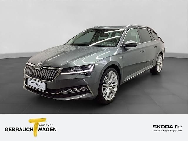 Graphitegrau metallic Gebraucht 2022 Skoda Superb Kombi | 28.140 € (Teuer) - Bild 1/4
