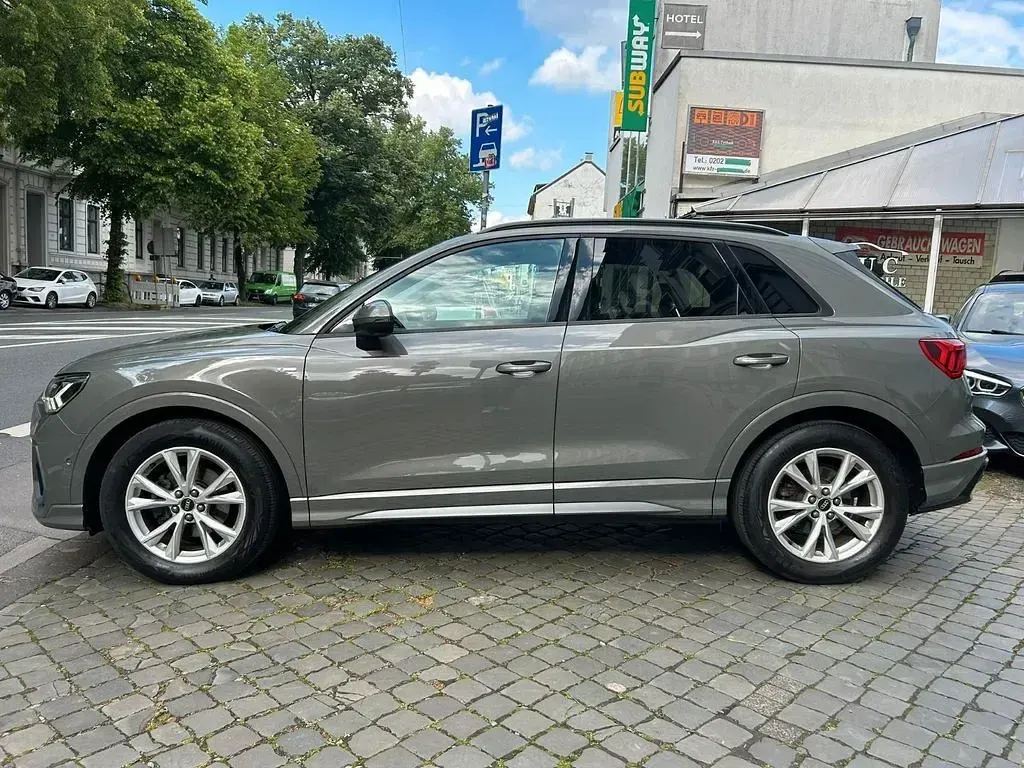 Gebraucht Audi Q3 S-Line 150 PS (110 kW) 2023 Chronosgrau metallic SUV