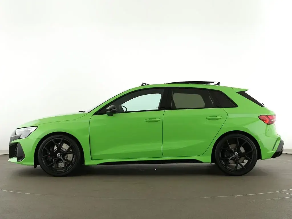 Gebraucht Audi RS3 Sport 400 PS (294 kW) 2026 Kyalamigrün Limousine