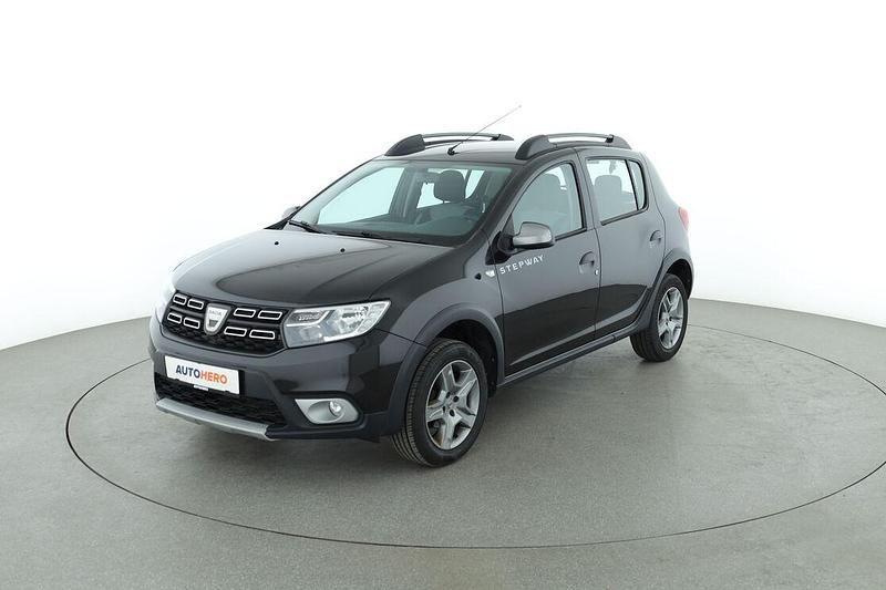 Schwarz Gebraucht 2019 Dacia Sandero Essentiel Kleinwagen | 9.350 € (Fairer Preis) - Bild 1/3