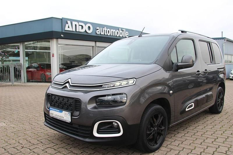 Grau Gebraucht 2018 Citroën Berlingo Feel Van / Kleinbus | 11.500 € (Teuer) - Bild 1/4