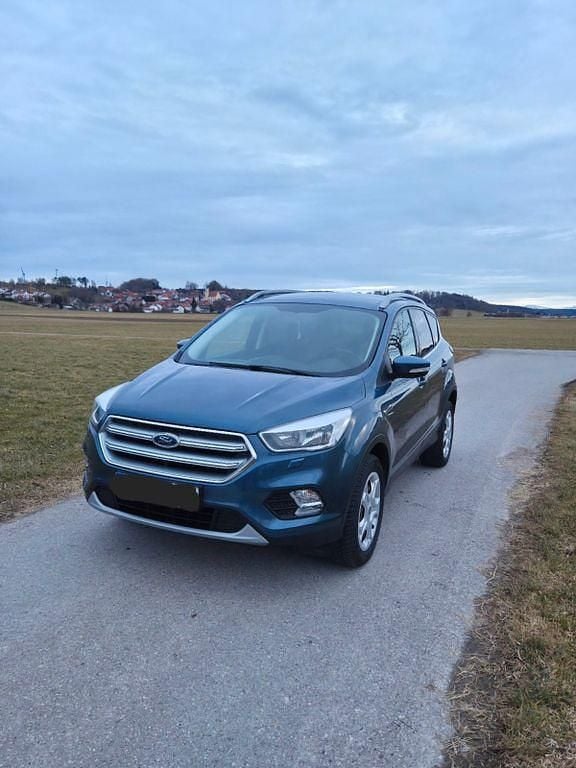 Gebraucht Ford Kuga Cool & Connect 120 PS (88 kW) 2019 Blau SUV