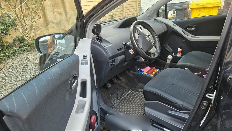 Gebraucht Toyota Yaris 99 PS (72 kW) 2008 Schwarz Kleinwagen