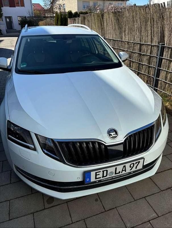 Weiß Gebraucht 2018 Skoda Octavia Style Kombi | 13.900 € (Superpreis) - Bild 1/4