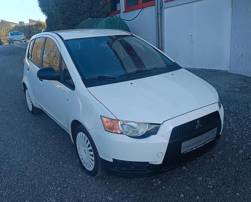 Gebraucht Mitsubishi Colt Inform 95 PS (69 kW) 2008 Weiß Van / Kleinbus