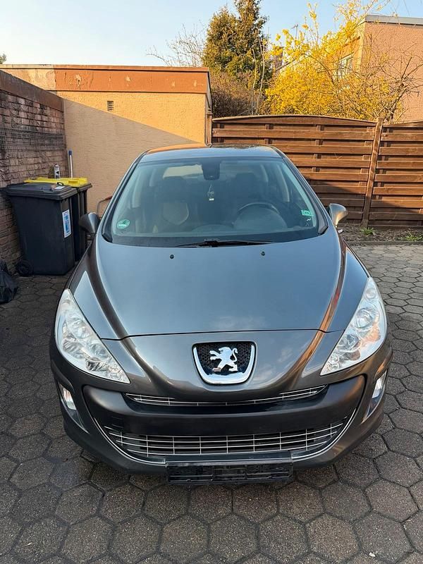 Gebraucht Peugeot 308 110 PS (80 kW) 2011 Schwarz Kleinwagen