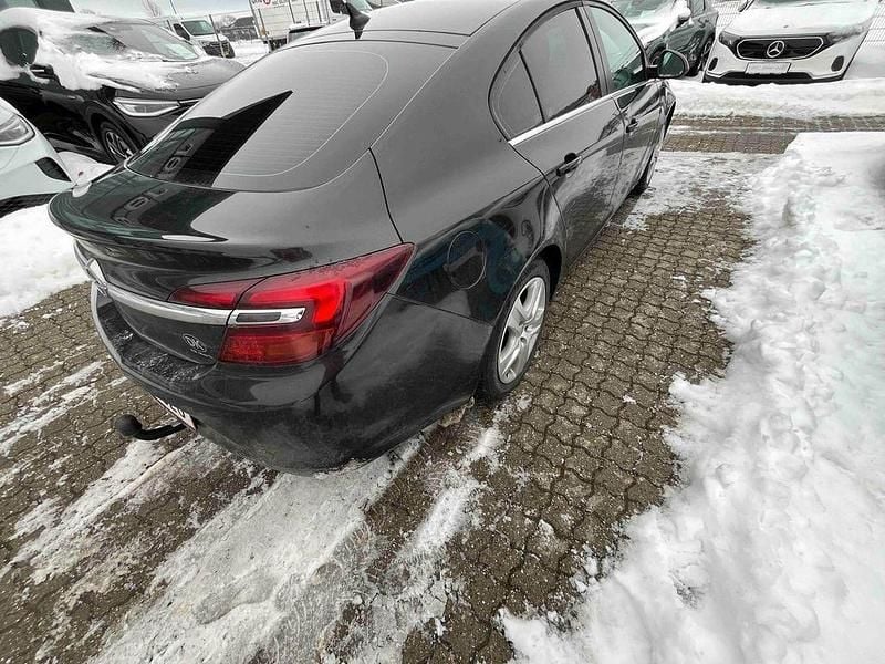 Gebraucht Opel Insignia Sport 140 PS (102 kW) 2013 Schwarz Limousine