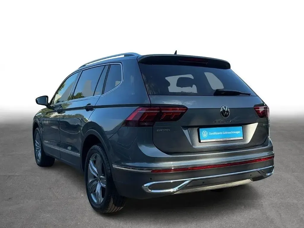 Gebraucht VW Tiguan Allspace Elegance 190 PS (139 kW) 2022 Platinum grey metallic SUV