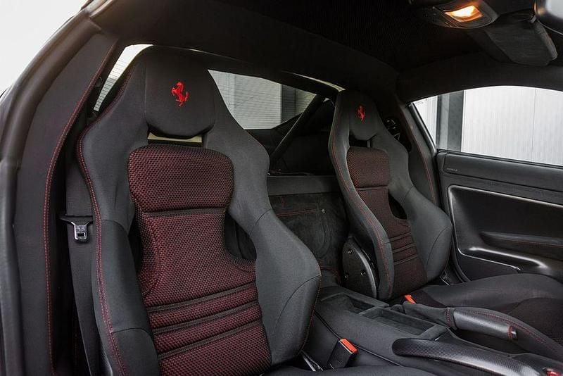 Second-hand Ferrari 599 670 CP (492 kW) 2010 Roșu