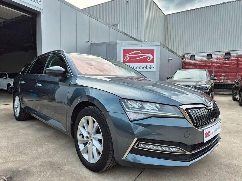 Grau Gebraucht 2021 Skoda Superb Limousine | 20.250 € (Superpreis) - Bild 1/4