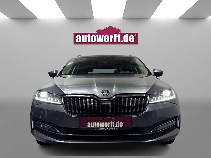 Gebraucht Skoda Superb Style 200 PS (147 kW) 2023 Grau Kombi