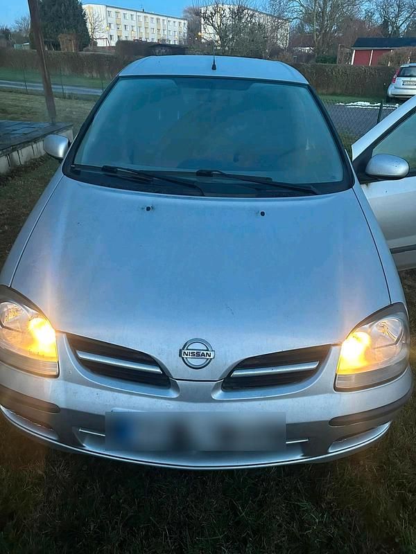 Silber Gebraucht 2004 Nissan Almera Kombi | 600 € - Bild 1/4