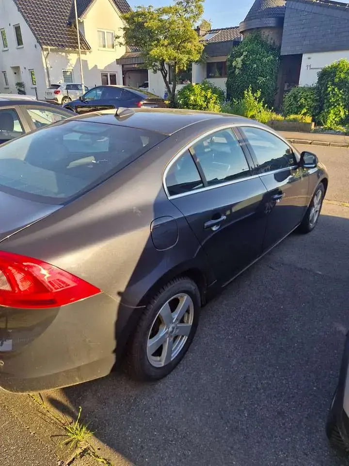 Gebraucht Volvo S60 163 PS (119 kW) 2011 Grau Limousine