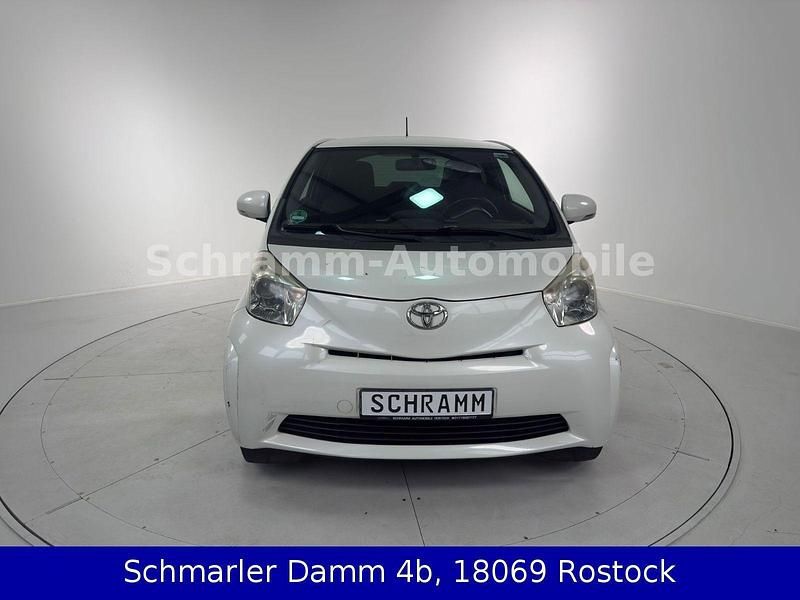 Gebraucht Toyota iQ 68 PS (50 kW) 2010 Weiß Kleinwagen