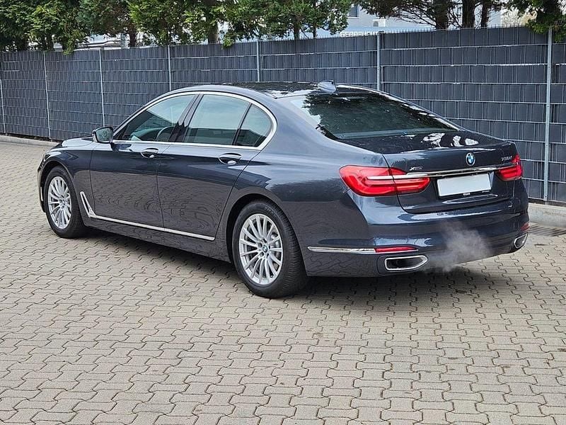 Gebraucht BMW 730 265 PS (194 kW) 2016 Grau Limousine