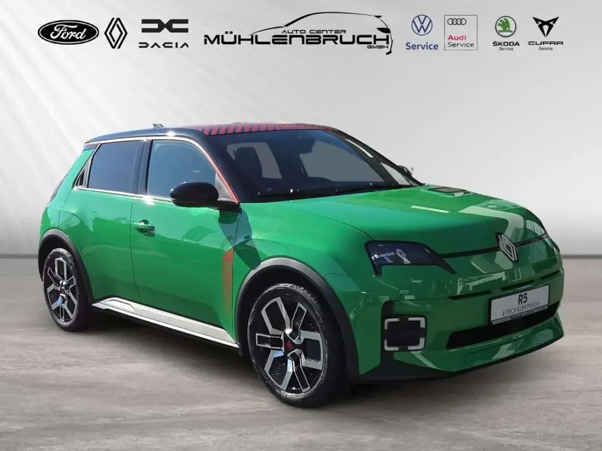 Gebraucht Renault 5 E-Tech Komfort 110 kW (150 PS) 2026 Pop green! metallic, dach blac Kleinwagen