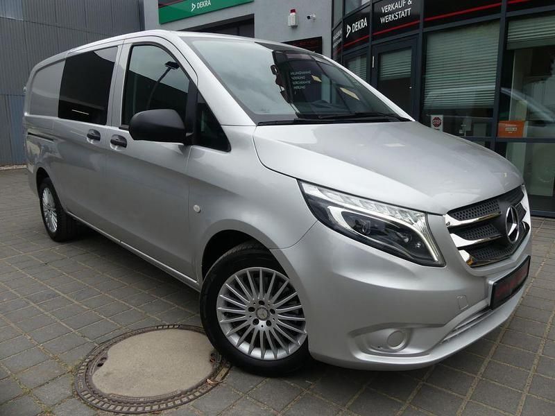 Brillantsilber (metallic) Gebraucht 2016 Mercedes Vito Van | 27.799 € (Fairer Preis) - Bild 1/4