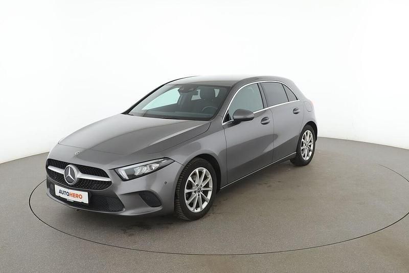 Grau Gebraucht 2019 Mercedes A180 Progressive Limousine | 21.060 € (Guter Preis) - Bild 1/3