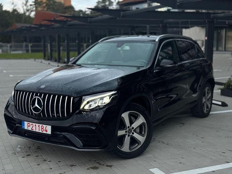 Schwarz Gebraucht 2019 Mercedes GLC300 SUV | 19.500 € - Bild 1/4