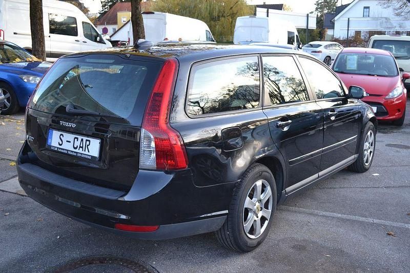 Gebraucht Volvo V50 109 PS (80 kW) 2008 Schwarz Kombi