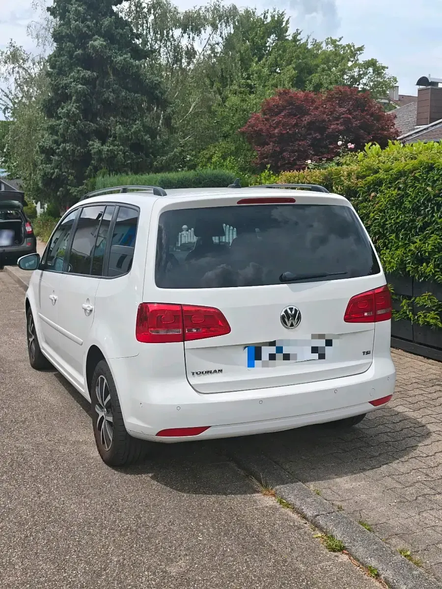 Gebraucht VW Touran 140 PS (102 kW) 2011 Weiß Van / Kleinbus