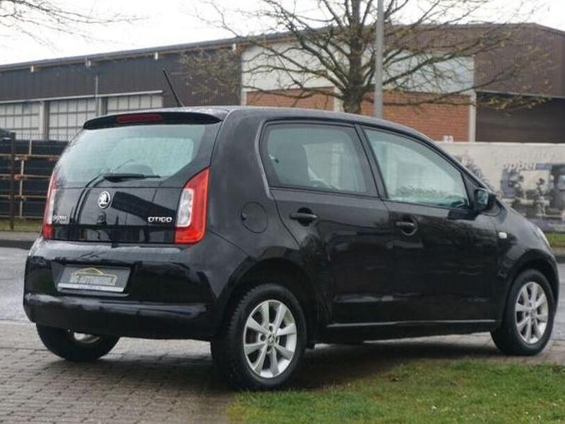 Gebraucht Skoda Citigo Elegance 60 PS (44 kW) 2014 Deep black (metallic) Kleinwagen