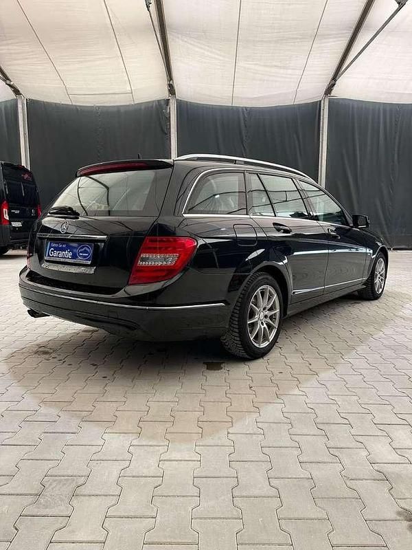 Gebraucht Mercedes C180 156 PS (114 kW) 2011 Schwarz Kombi
