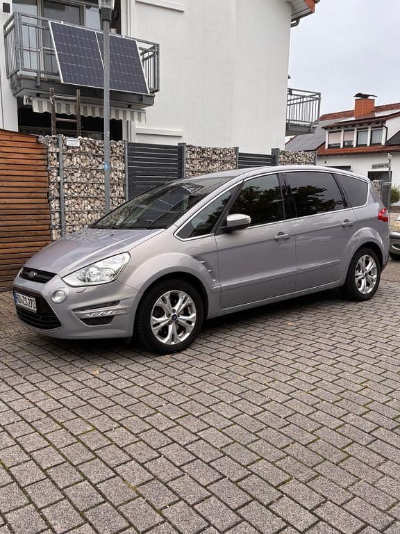 Silber Gebraucht 2013 Ford S-MAX Business Edition Van / Kleinbus | 8.400 € (Fairer Preis) - Bild 1/4