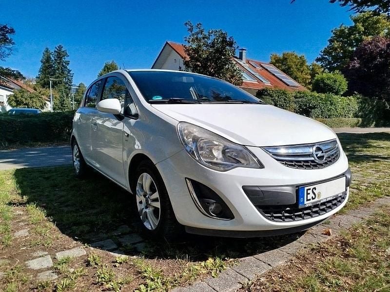 Weiß Gebraucht 2011 Opel Corsa Satellite Limousine | 2.330 € (Guter Preis) - Bild 1/4