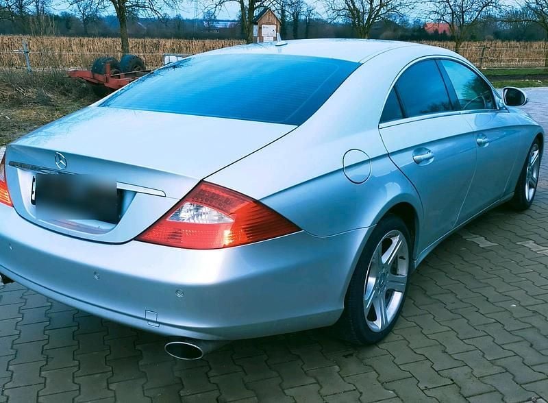 Gebraucht Mercedes CLS320 224 PS (164 kW) 2007 Silber Coupé